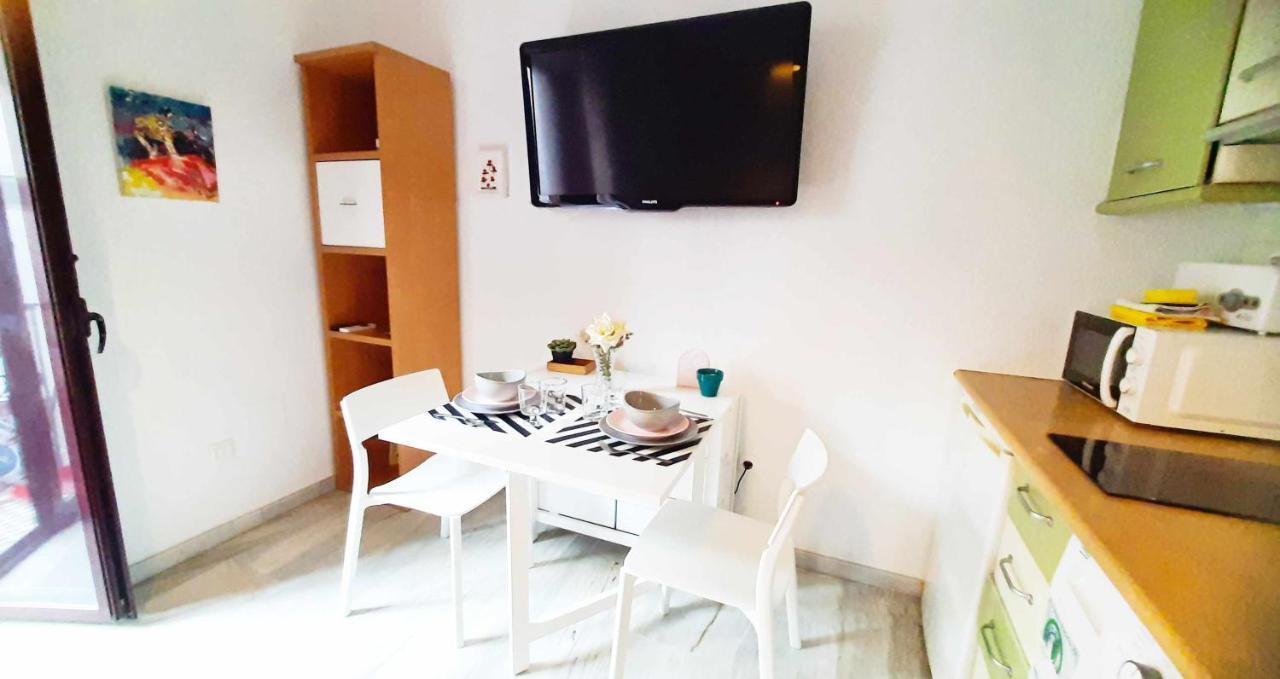 Lovely Center Apartments - Sunny Balcony Alfalfa Siviglia Esterno foto